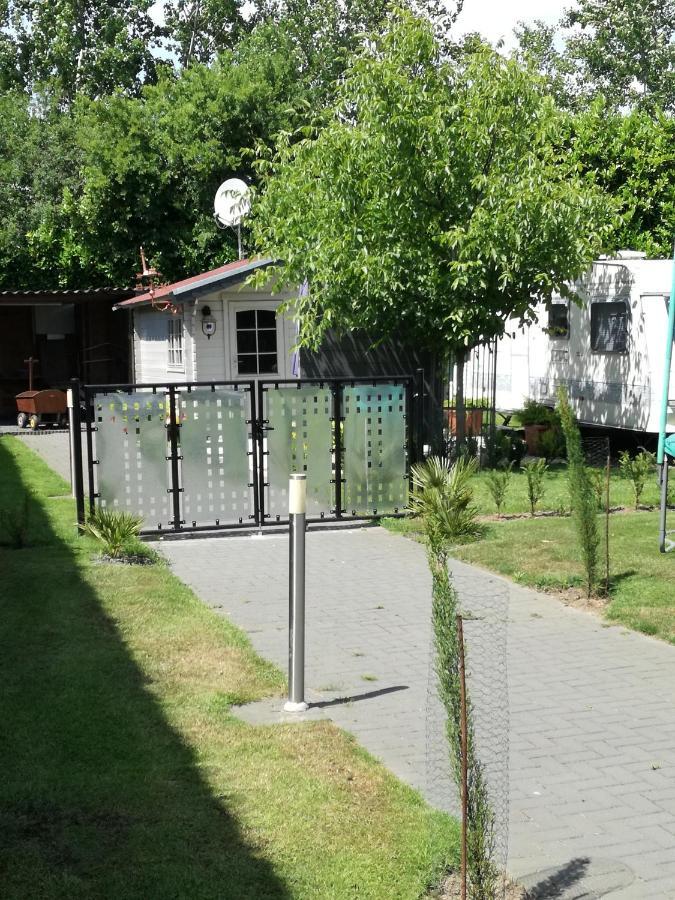 Urlaub Machen Direkt Am Irland Das Kinderparadies In Twisteden Im Grossen Garten Bei Privatleute Fur Maximal Sechs Personen Kevelaer Exteriör bild