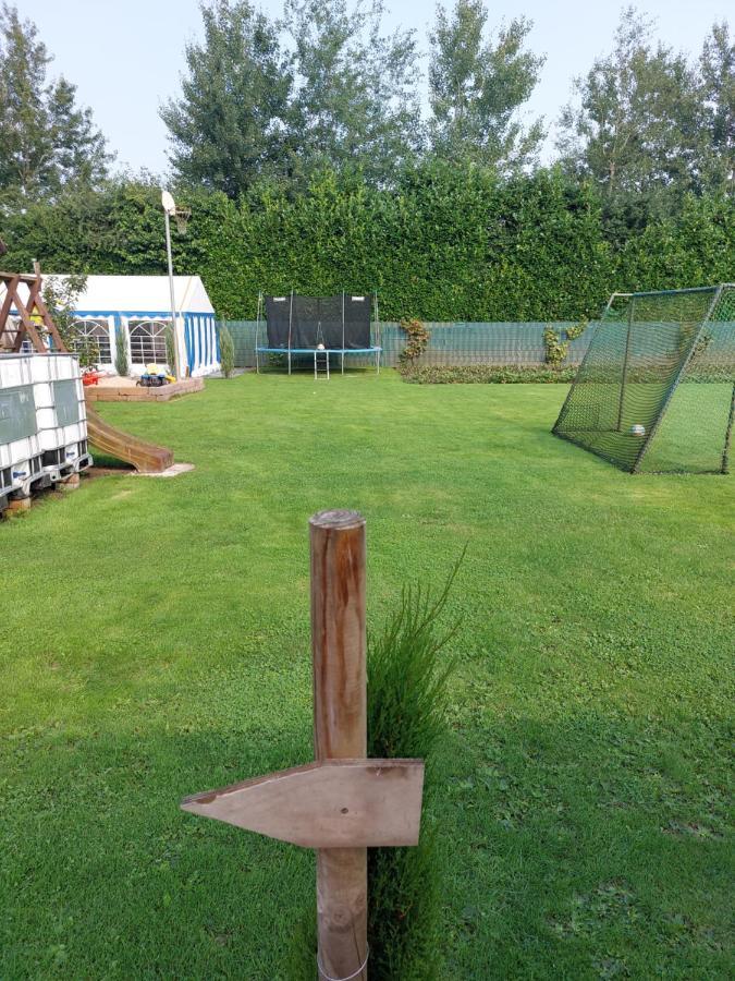 Urlaub Machen Direkt Am Irland Das Kinderparadies In Twisteden Im Grossen Garten Bei Privatleute Fur Maximal Sechs Personen Kevelaer Exteriör bild