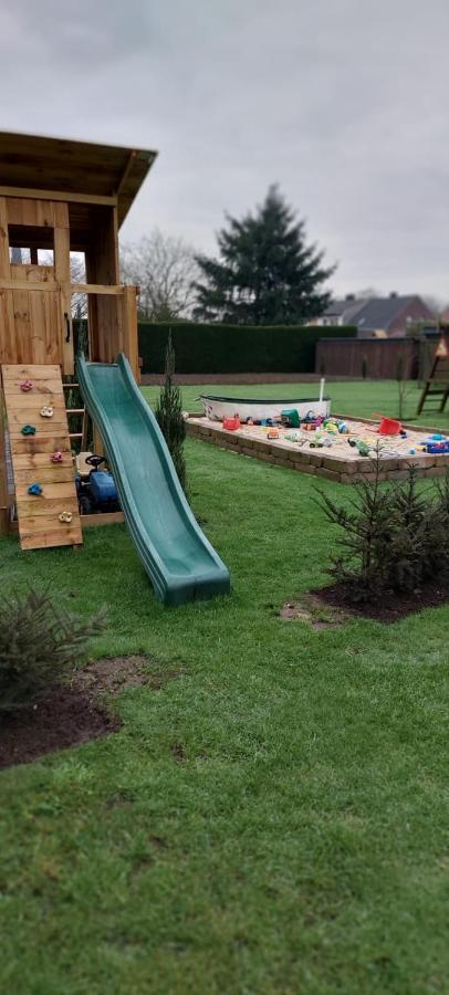 Urlaub Machen Direkt Am Irland Das Kinderparadies In Twisteden Im Grossen Garten Bei Privatleute Fur Maximal Sechs Personen Kevelaer Exteriör bild